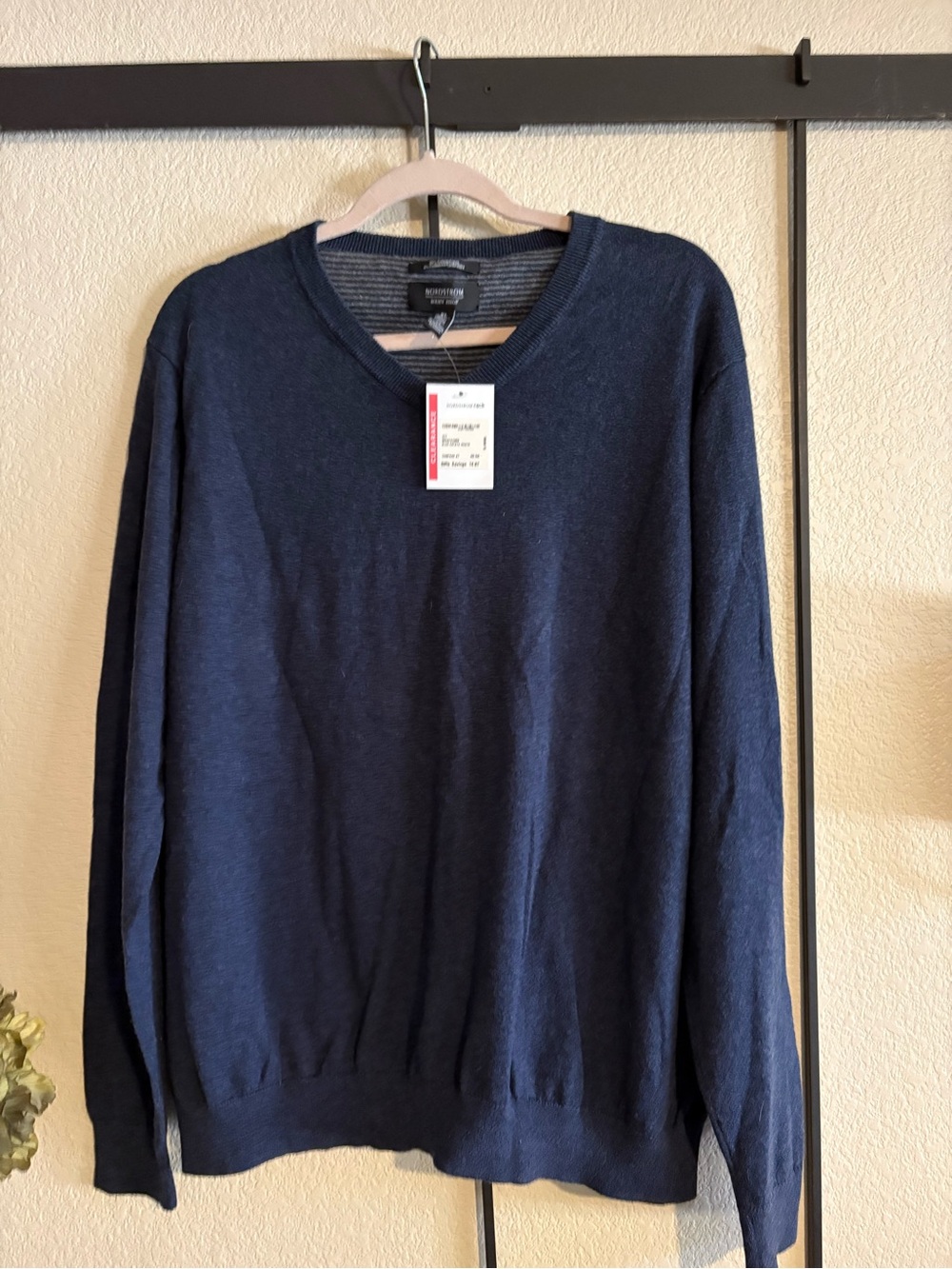 Nordstrom Men's Dark Navy V-Neck Sweater
